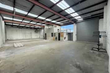 301m2 Industrial Unit for Lease | Wairau Valley
