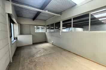 301m2 Industrial Unit for Lease | Wairau Valley