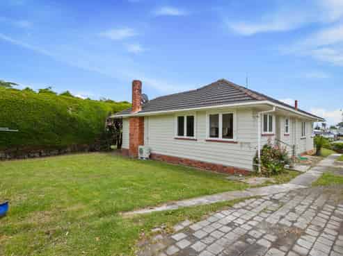 30 Amberley Avenue, Te Atatu South