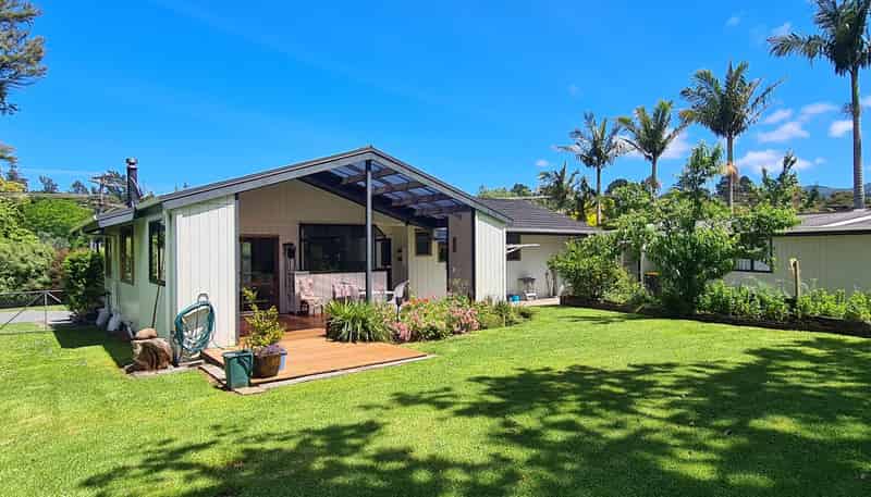 30 Driving Creek Road, Coromandel