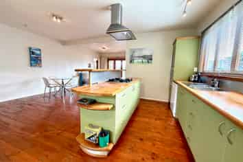 20A Government Road, Raglan