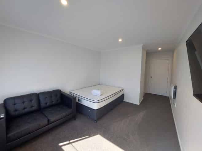 8D/150 Te Rapa Road, Beerescourt