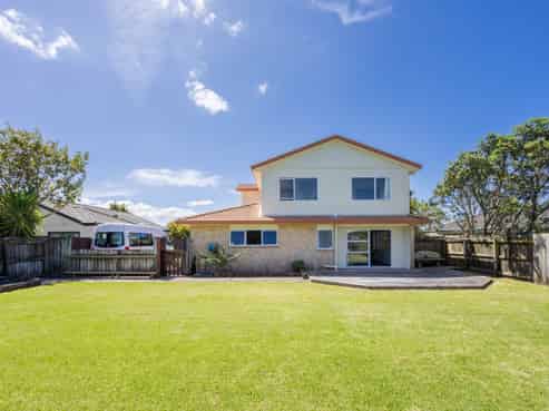 83 Alec Craig Way, Gulf Harbour