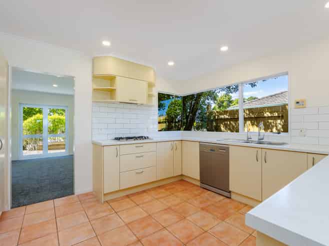 83 Alec Craig Way, Gulf Harbour