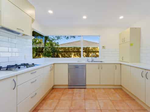 83 Alec Craig Way, Gulf Harbour