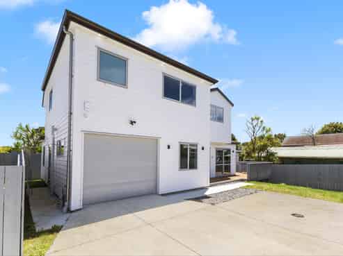 6B, C, D Beihlers Road, Weymouth