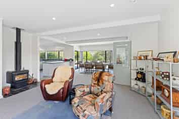 35 Oriwa Crescent, Otaki