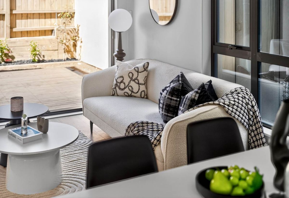 CCC & Title Issued – Only 3 Homes Remaining! - Więcej