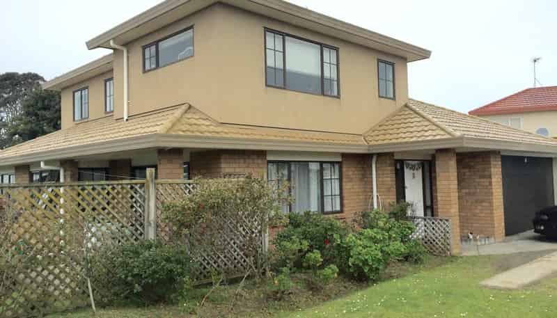 70 Lenore Road, Favona