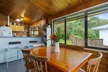 86 Valley Rd, Paraparaumu