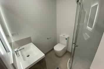 2E/19 Hibiscus Avenue, Hamilton Lake