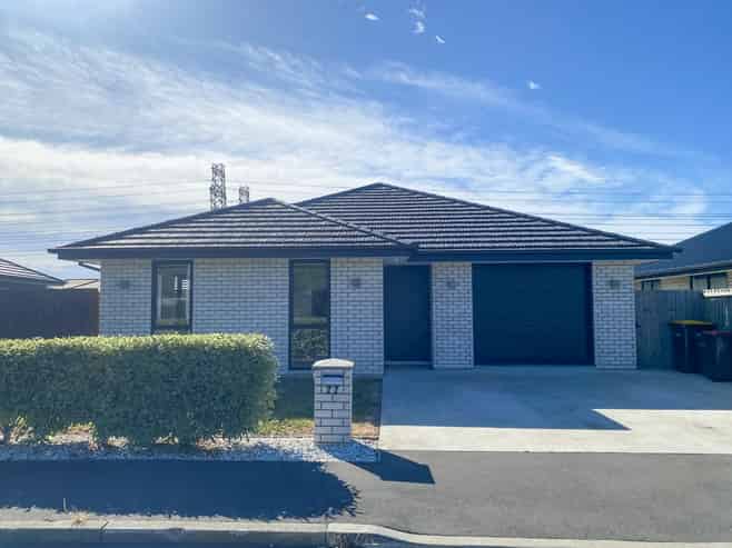 77 Sir John McKenzie Avenue, Yaldhurst