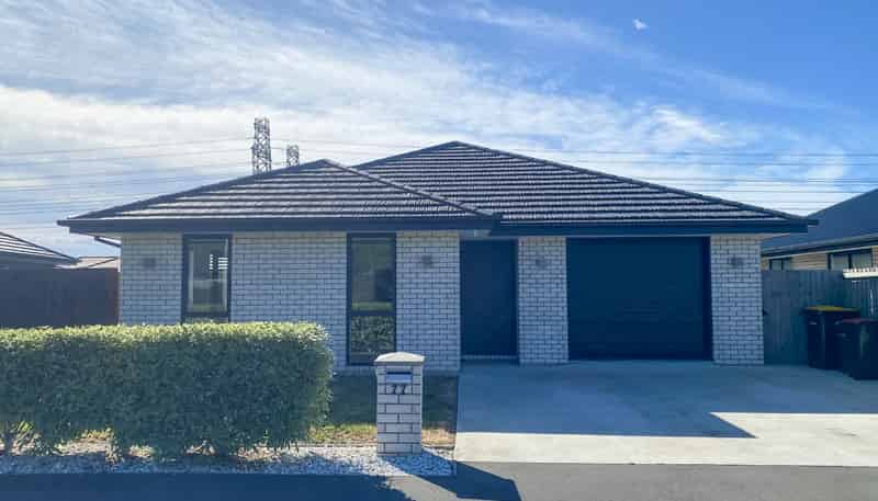 77 Sir John McKenzie Avenue, Yaldhurst