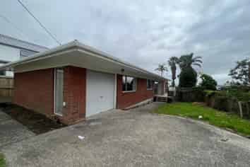 64 Royal Road, Massey