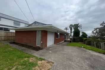 64 Royal Road, Massey