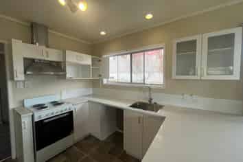 64 Royal Road, Massey