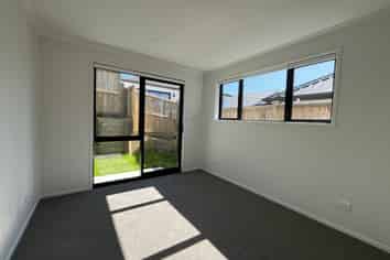 7 Rarangi Mai Lane , Karaka