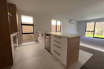 7 Rarangi Mai Lane , Karaka