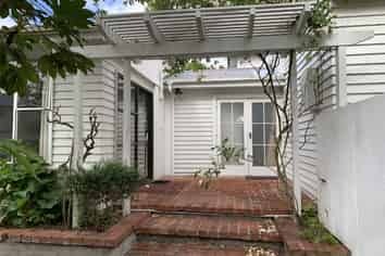 30 St Albans Street, Merivale