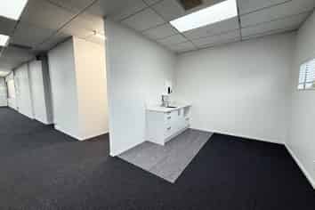 High profile office on St Johns Road