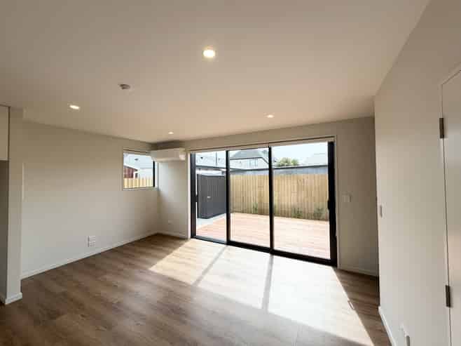 10/527 Hereford Street, Linwood