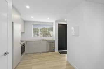 8/130 Richmond Street, Petone