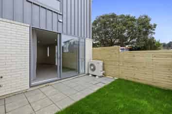 8/130 Richmond Street, Petone