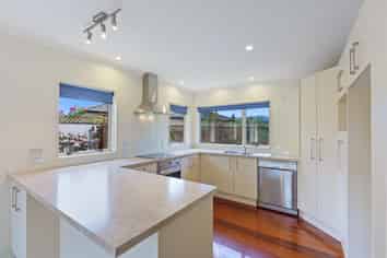 42 Sue Avenue, Otaki