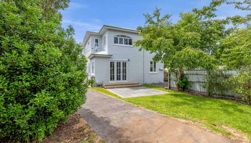 175 + 175A High Street, Eltham