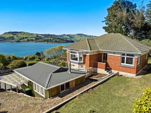 42 District Road, Roseneath