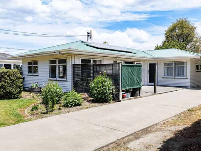 324 Frimley Road, Frimley