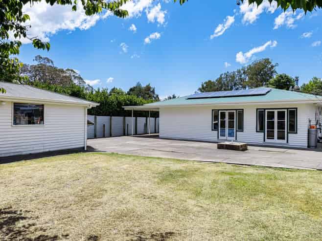 324 Frimley Road, Frimley