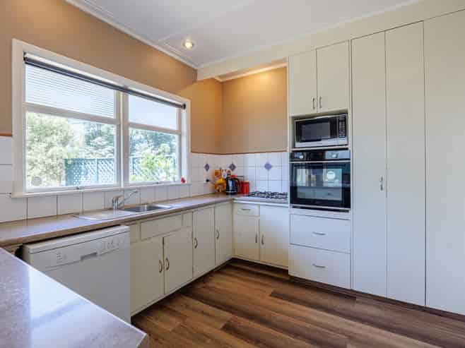 324 Frimley Road, Frimley