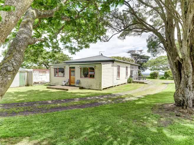 1173 Karahaki Road, Waverley