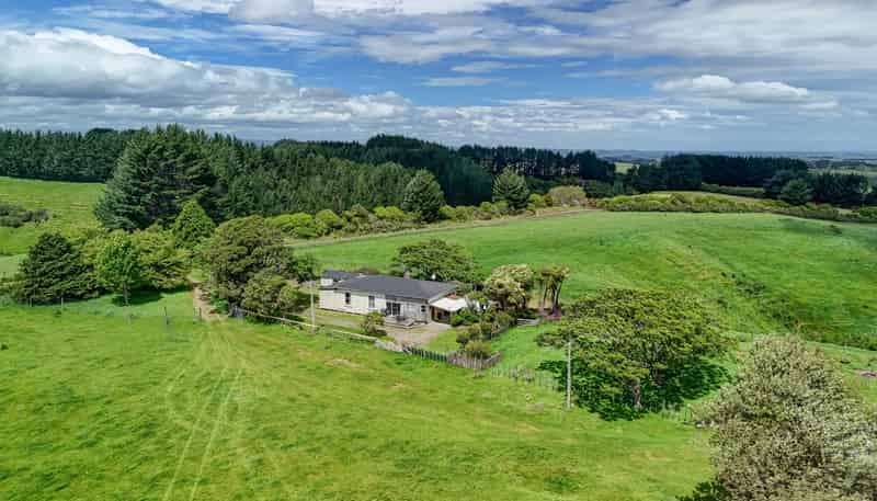 1173 Karahaki Road, Waverley