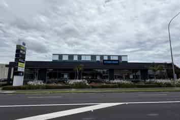 Premium Lunn Ave Showroom/Retail