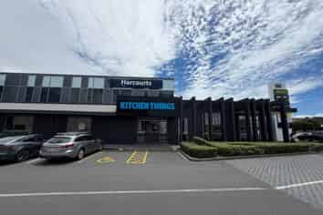 Premium Lunn Ave Showroom/Retail