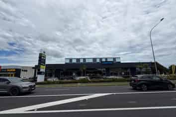 Premium Lunn Ave Showroom/Retail