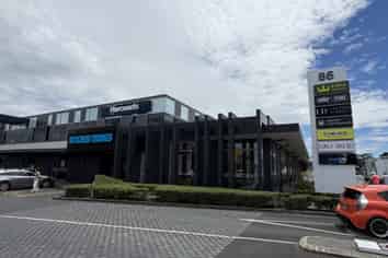 Premium Lunn Ave Showroom/Retail