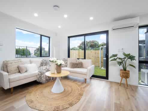 70 Golf Road, New Lynn