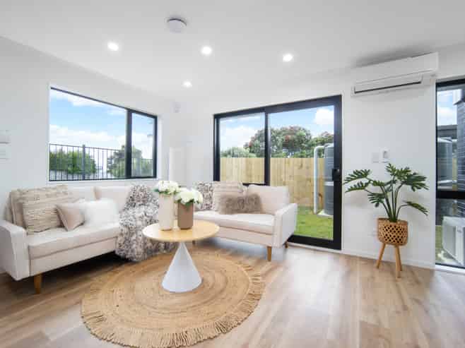 70 Golf Road, New Lynn