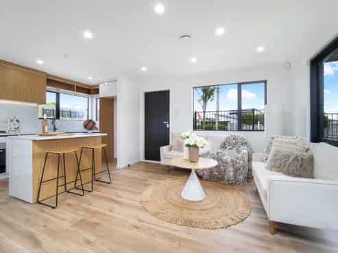 70 Golf Road, New Lynn