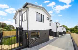 70 Golf Road, New Lynn