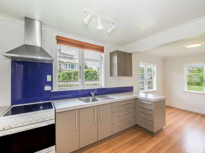 4 Eatwell Avenue, Paraparaumu Beach