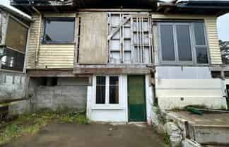 Taranaki - Address withheld