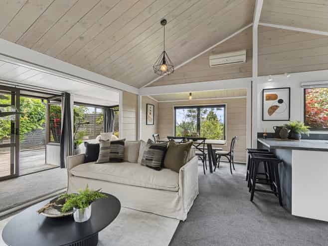 6 Honnor Place, Hurdon