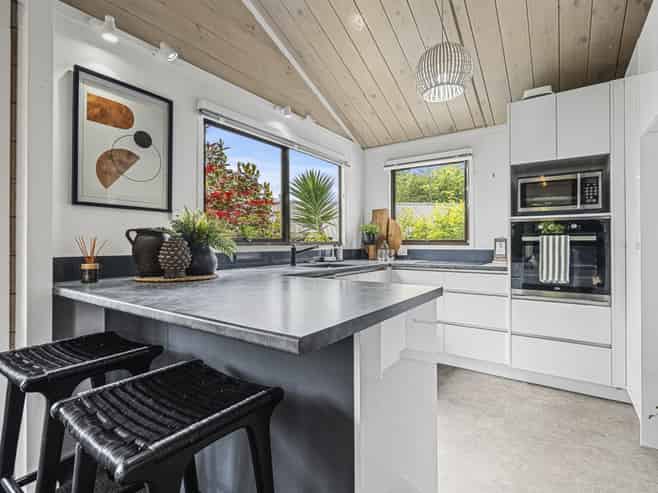 6 Honnor Place, Hurdon