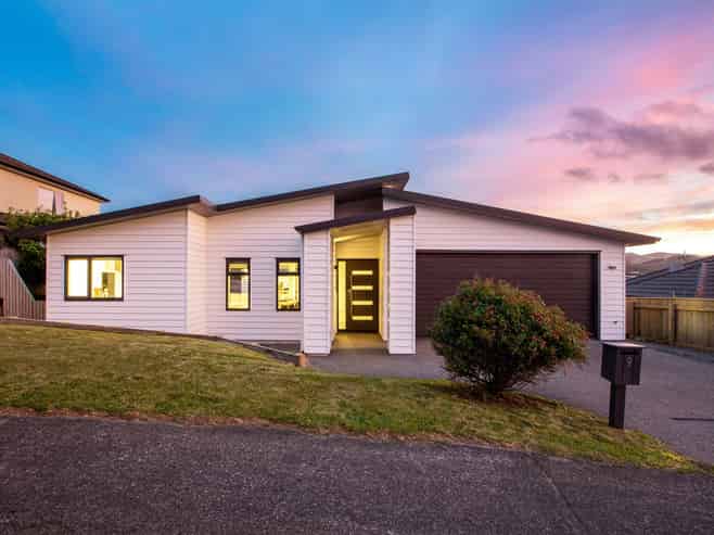 9 Paparoa Crescent, Aotea