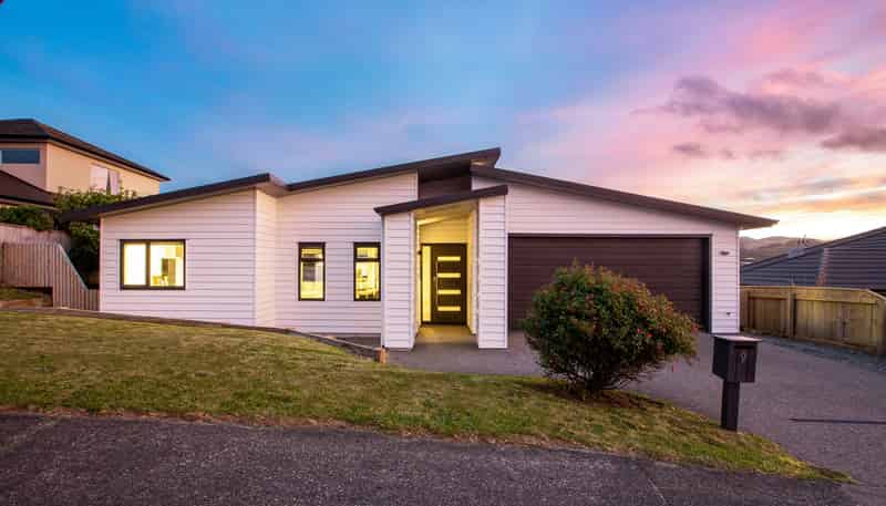 9 Paparoa Crescent, Aotea