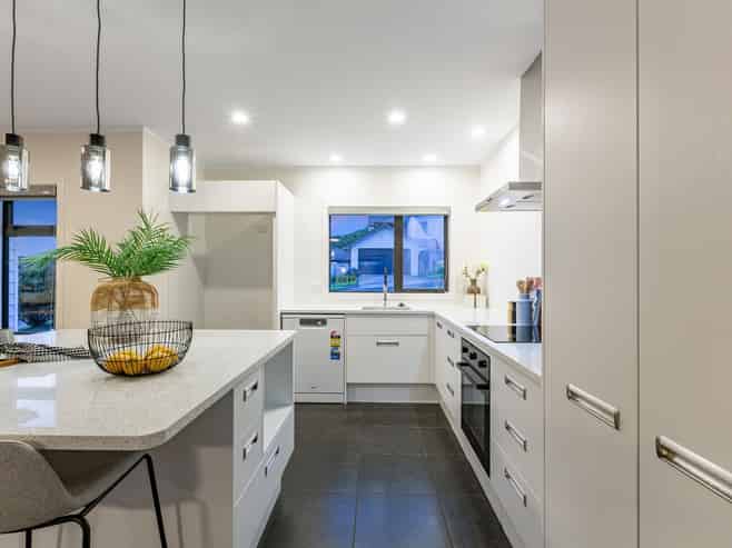 9 Paparoa Crescent, Aotea